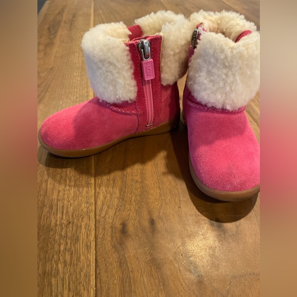 UGG Unisex-Child Ramona Boot - Picture 3 of 5